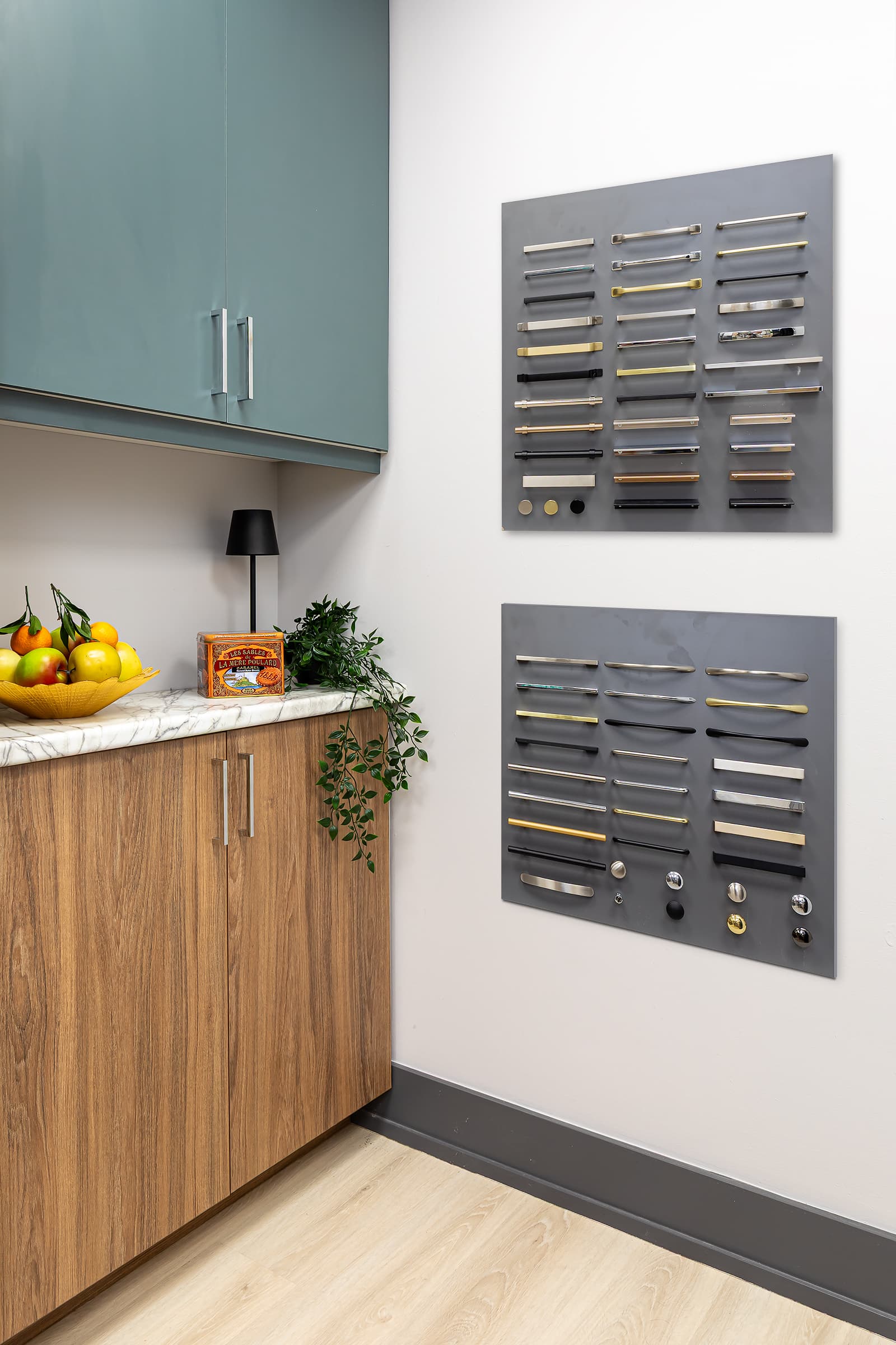 hardware display of pulls handles and knobs