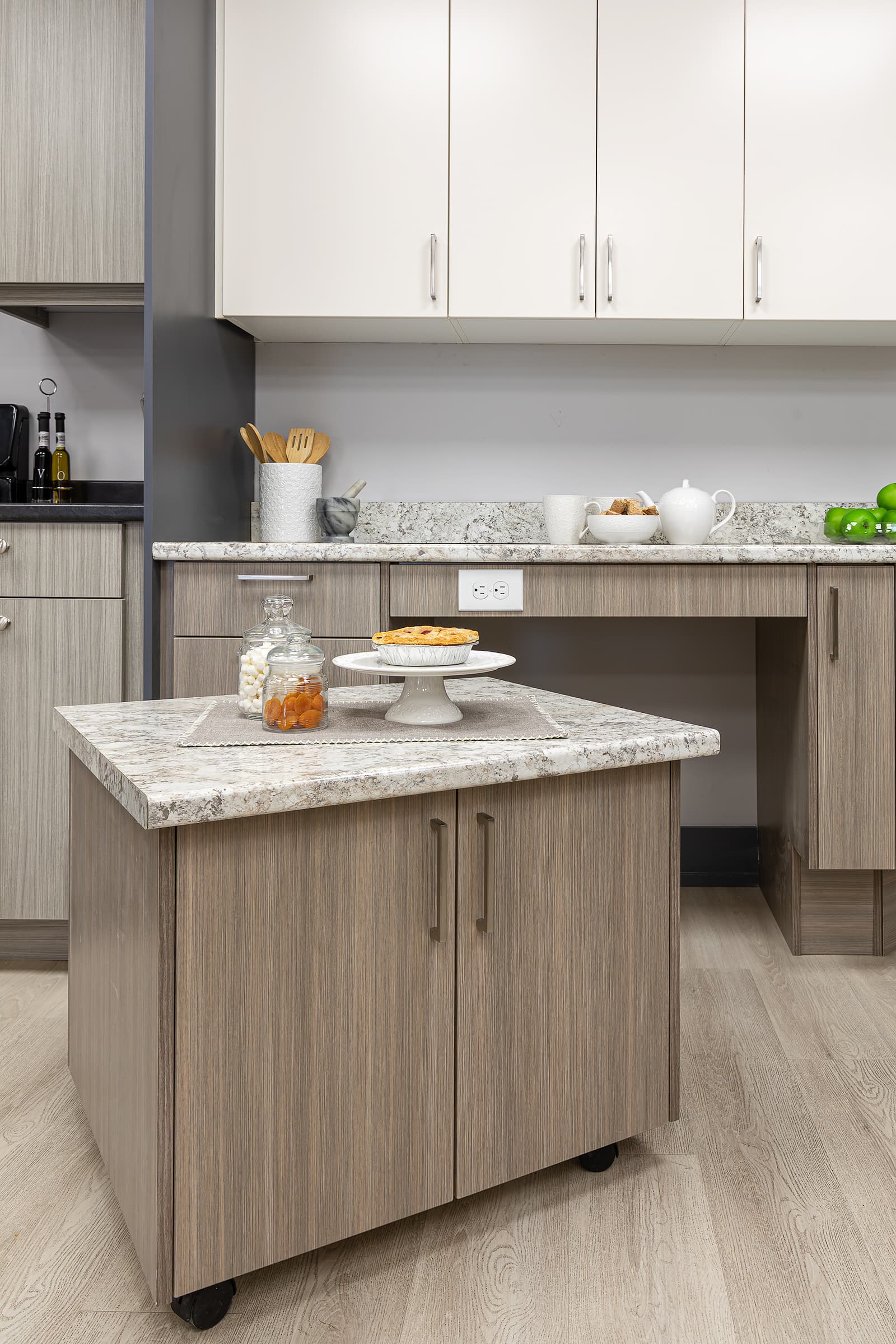 mobile cabinetry unit for wheelchair accessibility